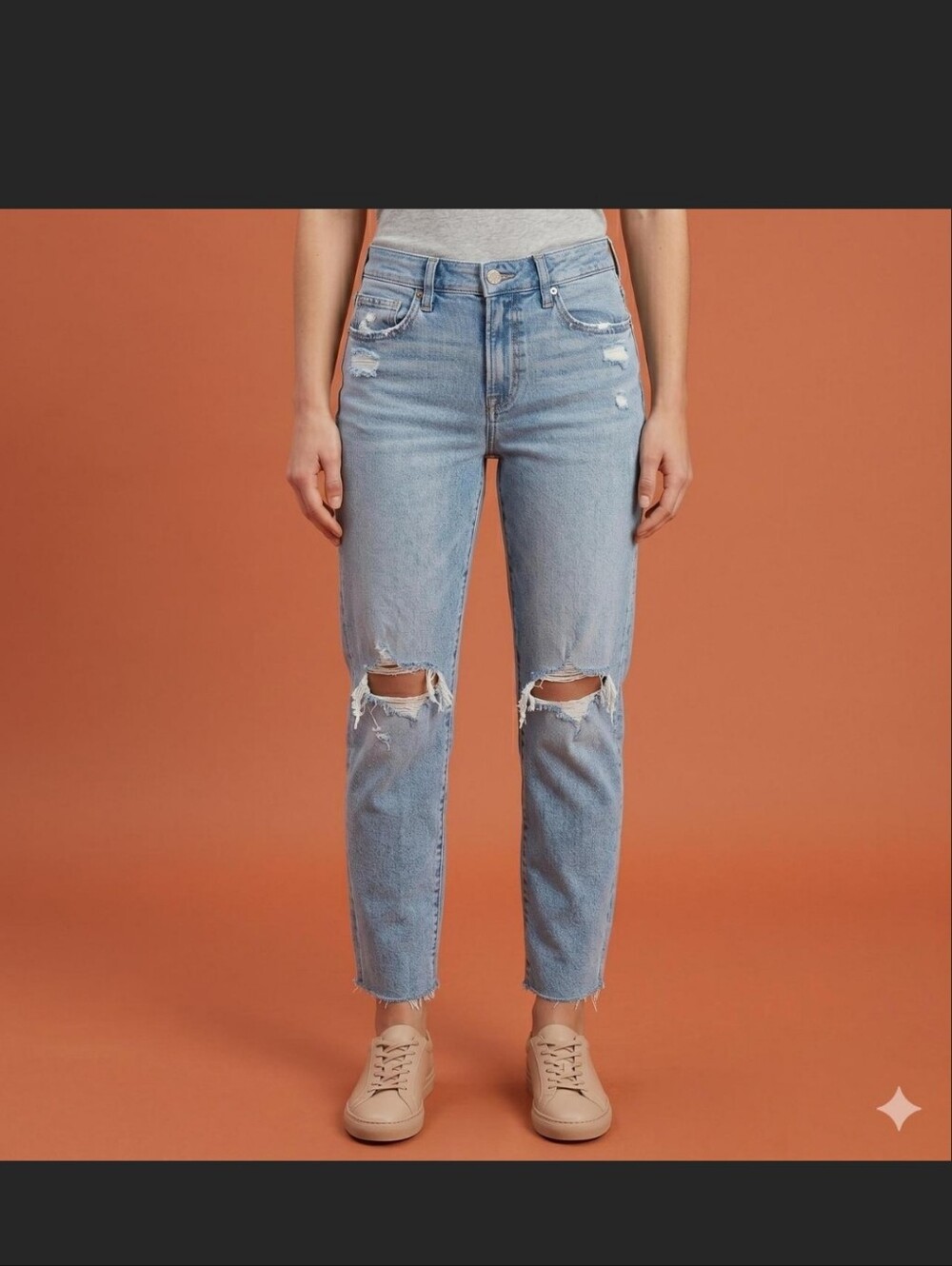 American Eagle Outfitters Light Blue Curvy Straight Distressed Jeans